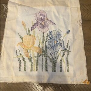 Vintage floral Iris Crosstitch finish product flammable embroidery stitching